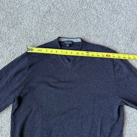 Garret Scott Mens Extra Fine Merino Wool V-Neck Sweater Dark Grey - Picture 6 of 9